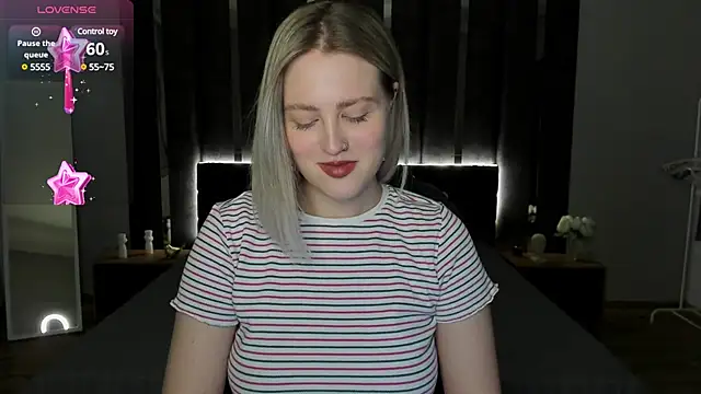 Snapshot of _Sarah_Soul_ chatting on 02-12-25, 12:48 Sarah Soul online show from 02-12-25, 12:48