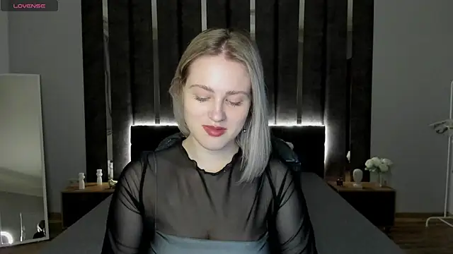 Snapshot of _Sarah_Soul_ chatting on 02-13-25, 12:57 Sarah Soul online show from 02-13-25, 12:57