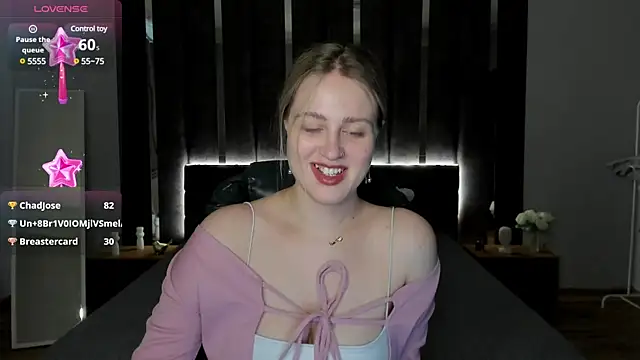 Snapshot of _Sarah_Soul_ chatting on 02-13-25, 04:00 Sarah Soul online show from 02-13-25, 04:00