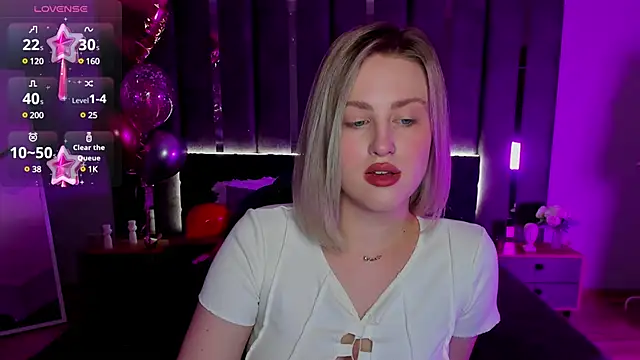 Snapshot of _Sarah_Soul_ chatting on 03-06-25, 12:54 Sarah Soul online show from 03-06-25, 12:54