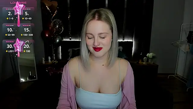 Snapshot of _Sarah_Soul_ chatting on 03-07-25, 12:58 Sarah Soul online show from 03-07-25, 12:58