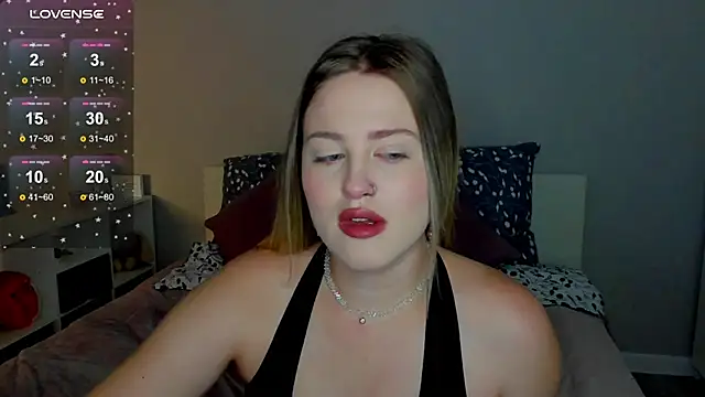 Snapshot of _Sarah_Soul_ chatting on 09-10-25, 12:21 Sarah Soul online show from 09-10-25, 12:21