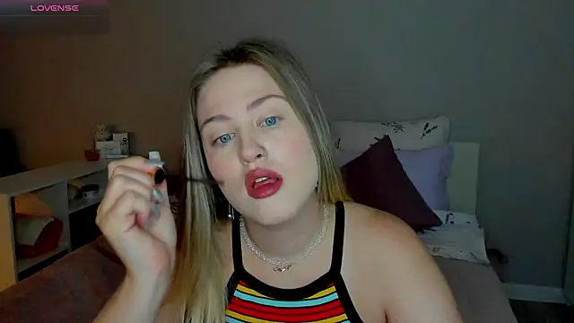 Snapshot of _Sarah_Soul_ chatting on 09-30-25, 12:04 Sarah Soul online show from 09-30-25, 12:04