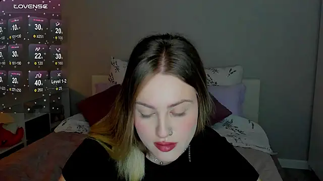 Snapshot of _Sarah_Soul_ chatting on 10-01-25, 12:05 Sarah Soul online show from 10-01-25, 12:05