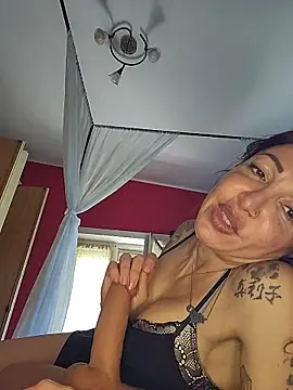 Snapshot of Carolina_red chatting on 06-18-26, 11:58 Carolina red online show from 06-18-26, 11:58