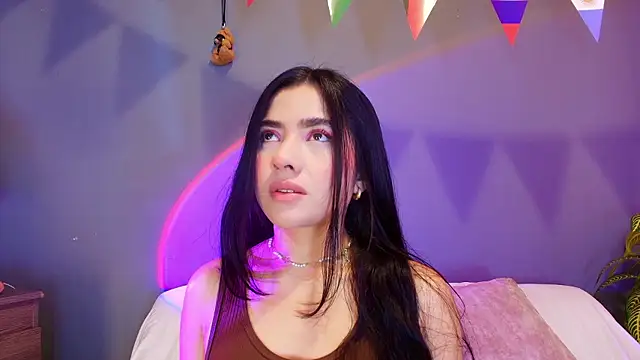 Snapshot of adara_johnson__ chatting on 07-09-26, 11:47 adara johnson online show from 07-09-26, 11:47