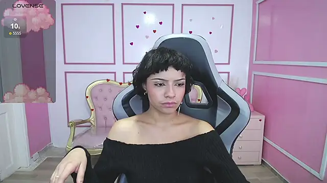 Snapshot of kathina_t chatting on 01-27-25, 09:55 kathina t online show from 01-27-25, 09:55