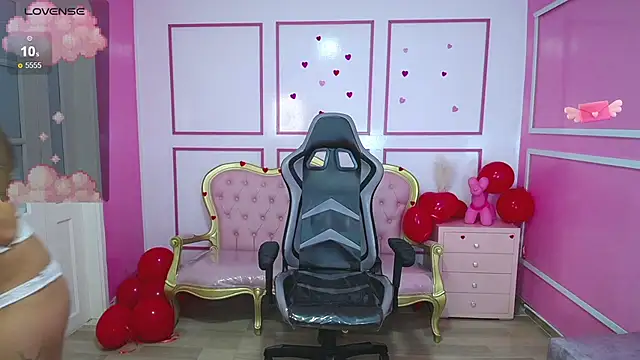 Snapshot of kathina_t chatting on 03-08-25, 01:39 kathina t online show from 03-08-25, 01:39