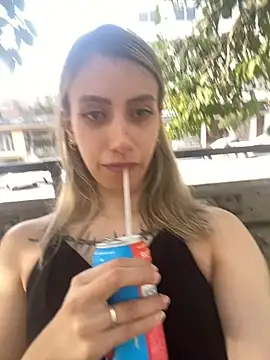 loira messi online show from 02-25-25, 08:30