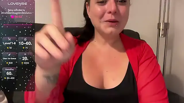 Snapshot of NaughtyWifeUK chatting on 09-21-25, 01:18 NaughtyWifeUK online show from 09-21-25, 01:18