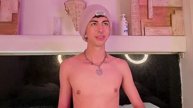 Snapshot of BrahmBelial_ chatting on 01-06-25, 08:03 BrahmBelial online show from 01-06-25, 08:03