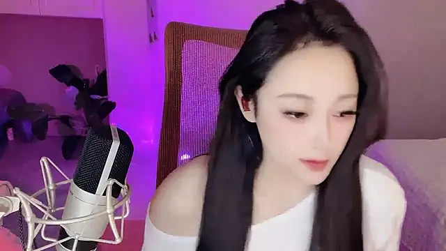 Daisy-77 online show from 11-17-25, 03:07