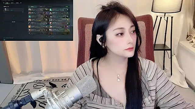 Snapshot of Daisy-77 chatting on 05-20-26, 01:06 Daisy-77 online show from 05-20-26, 01:06