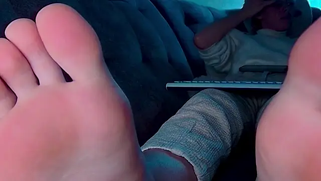 Snapshot of AgnesMillerS chatting on 12-12-24, 10:34 AgnesMillerS online show from 12-12-24, 10:34