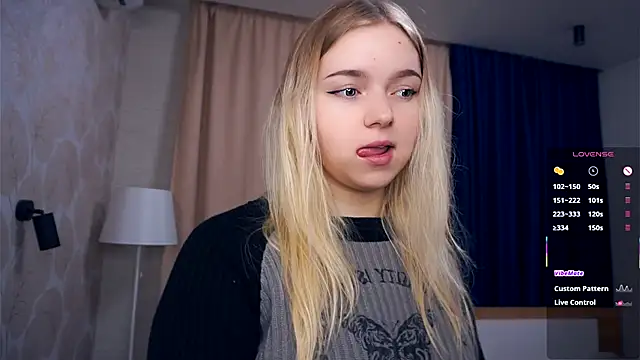 ZaraCreedon online show from 11-28-25, 05:10