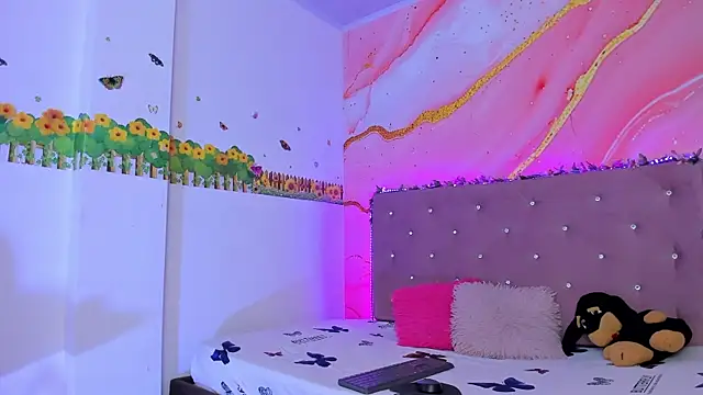 Snapshot of Daisy__rose chatting on 02-12-25, 11:07 Daisy rose online show from 02-12-25, 11:07