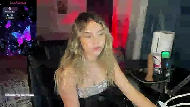 Snapshot of LoolitaBeauty_ chatting on 01-19-25, 05:58 LoolitaBeauty online show from 01-19-25, 05:58