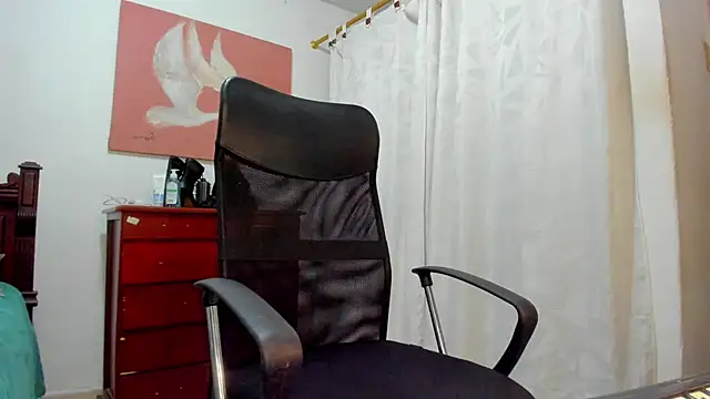 Snapshot of misstresbigcockts chatting on 01-31-26, 09:46 misstresbigcockts online show from 01-31-26, 09:46