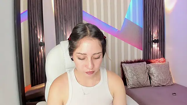 emily layton online show from 09-19-25, 03:45