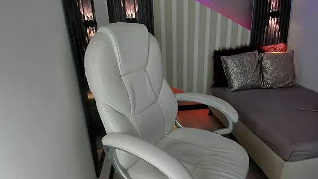 emily layton online show from 09-20-25, 03:35