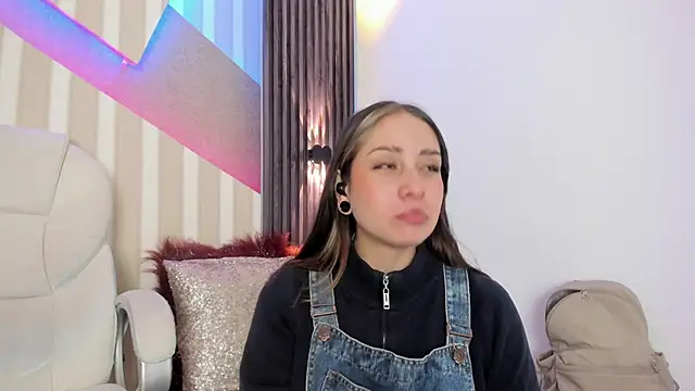 emily layton online show from 09-30-25, 02:33