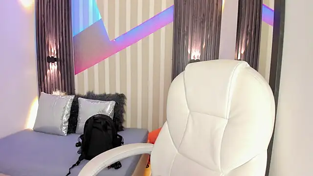 emily layton online show from 11-13-25, 03:22