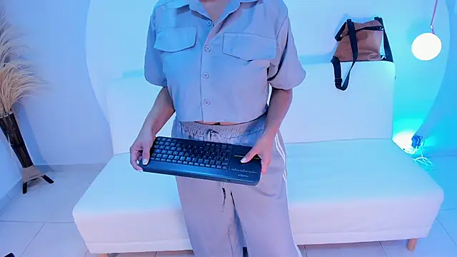 Ada Monroe10 online show from 11-11-25, 01:22