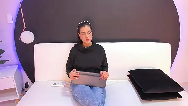 Ada Monroe10 online show from 03-09-26, 01:37