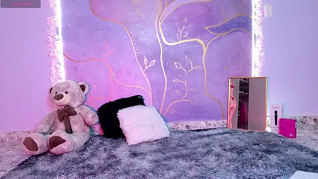 Snapshot of RileySkye chatting on 05-02-26, 06:57 RileySkye online show from 05-02-26, 06:57