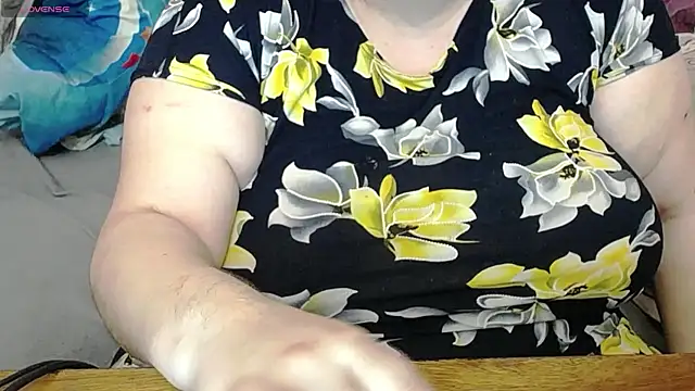 Snapshot of lisa_Black00 chatting on 03-09-25, 04:44 lisa Black00 online show from 03-09-25, 04:44