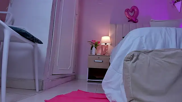 Snapshot of _bianca_18 chatting on 03-08-25, 02:51 bianca 18 online show from 03-08-25, 02:51