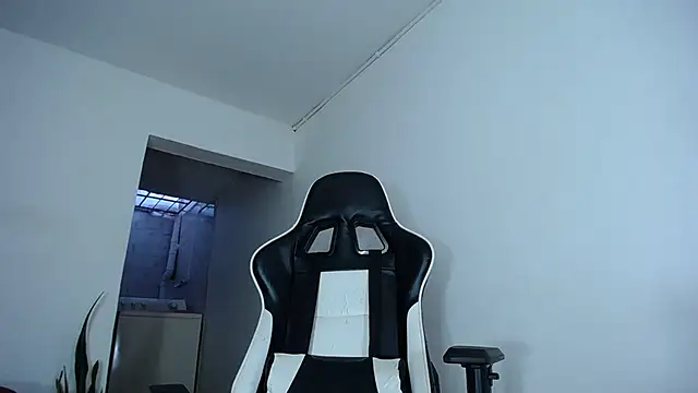 diamond black00 online show from 01-18-25, 10:06