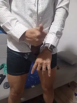 latinmartin73 online show from 11-11-25, 12:43