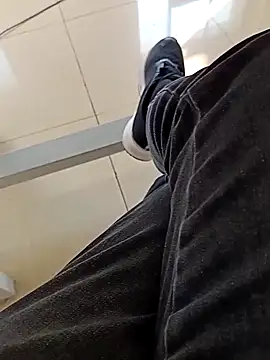 huzi518 online show from 11-13-25, 07:51