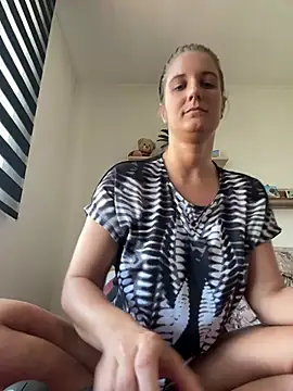 jennifer11772 online show from 07-16-26, 12:00