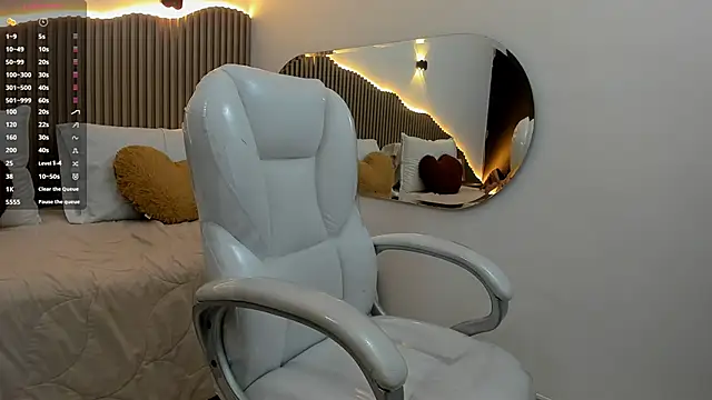 Mia brunette26 online show from 03-09-25, 04:38