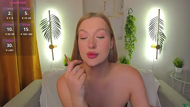 Emma  Leee online show from 11-04-25, 12:43