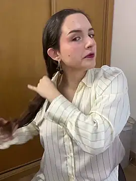 tatianaAlvarez1 online show from 12-19-24, 09:51