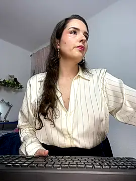 tatianaAlvarez1 online show from 10-12-25, 08:19