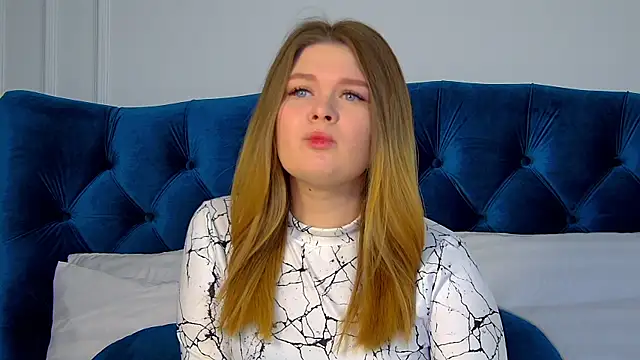 CrystalLyons online show from 01-21-25, 06:22