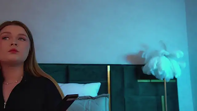 CrystalLyons online show from 11-24-25, 06:07