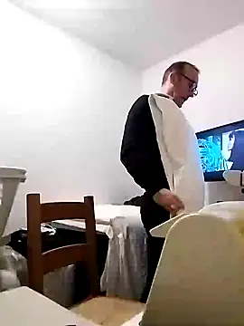 Snapshot of Manou1971 chatting on 02-03-25, 03:49 Manou1971 online show from 02-03-25, 03:49