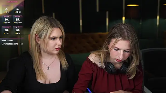 Snapshot of Michelle_054 chatting on 12-16-24, 03:54 Michelle 054 online show from 12-16-24, 03:54