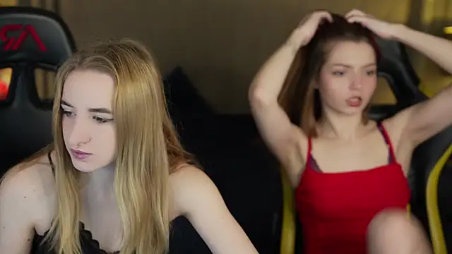 Snapshot of Michelle_054 chatting on 02-01-25, 11:43 Michelle 054 online show from 02-01-25, 11:43