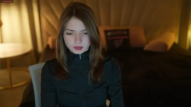 Snapshot of Michelle_054 chatting on 12-15-25, 05:06 Michelle 054 online show from 12-15-25, 05:06