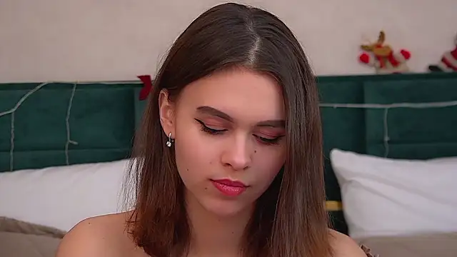 PollyLanders online show from 12-20-25, 06:26