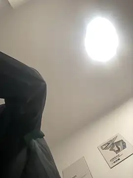 Snapshot of Lucascacaca chatting on 11-28-25, 06:43 Lucascacaca online show from 11-28-25, 06:43