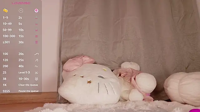 Snapshot of Sarah_cam06 chatting on 04-06-26, 04:46 Sarah cam06 online show from 04-06-26, 04:46