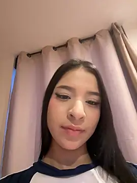 Snapshot of Sarah_cam06 chatting on 07-08-26, 11:31 Sarah cam06 online show from 07-08-26, 11:31