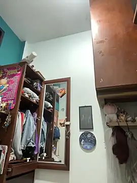 SophiaWeestt99 online show from 10-10-25, 02:43